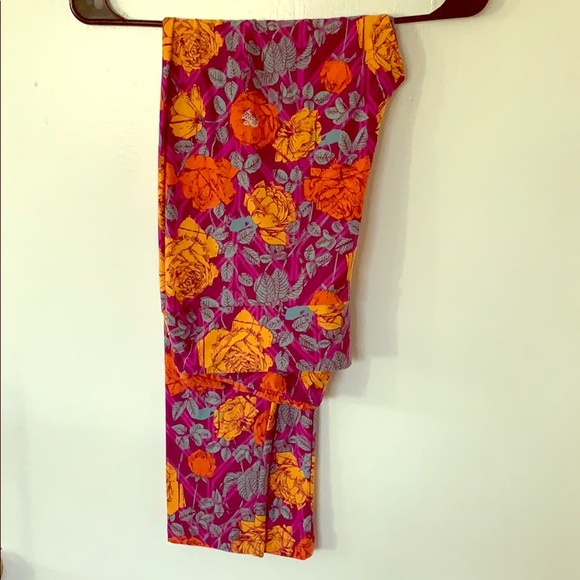 LuLaRoe Tall & Curvy Leggings - Picture 1 of 2